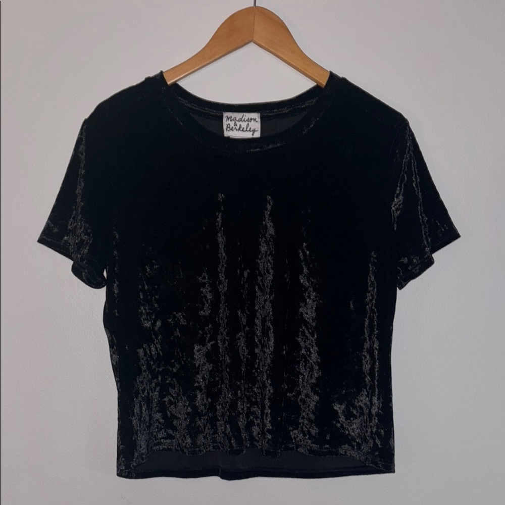 Madison and Berkeley Black Velvet Short Sleeve Top Sz Small